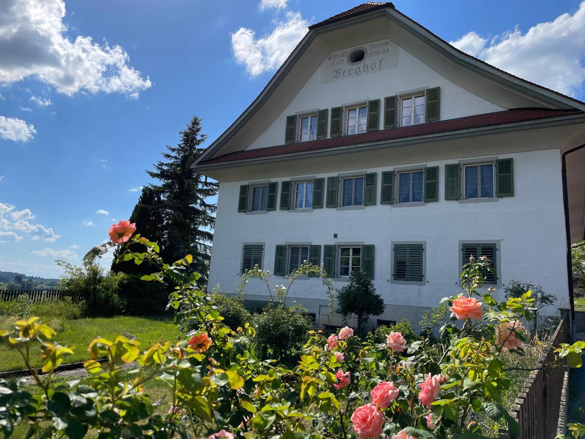 Berghof Erlebnis Ag Bed and Breakfast Pfaffnau Buitenkant foto